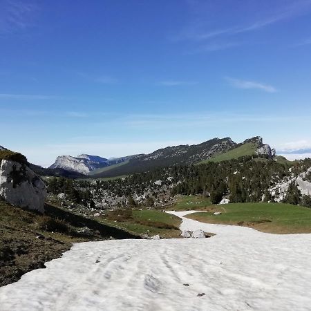 Le Charmant Somme - Vue Et Terrasse Privative Saint-Pierre-d'Entremont  외부 사진